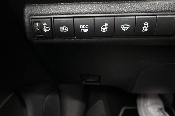 Toyota Corolla 10 of 12