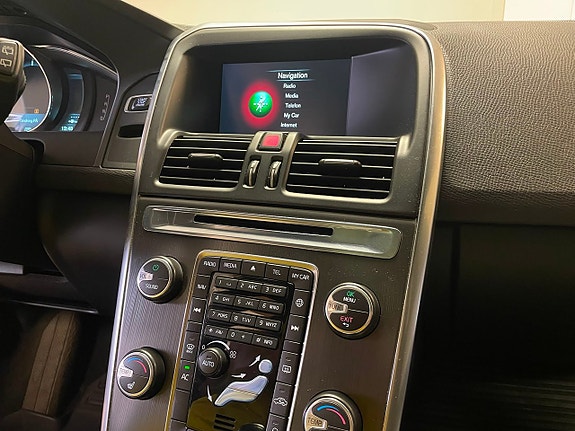 Volvo XC60 15 of 19