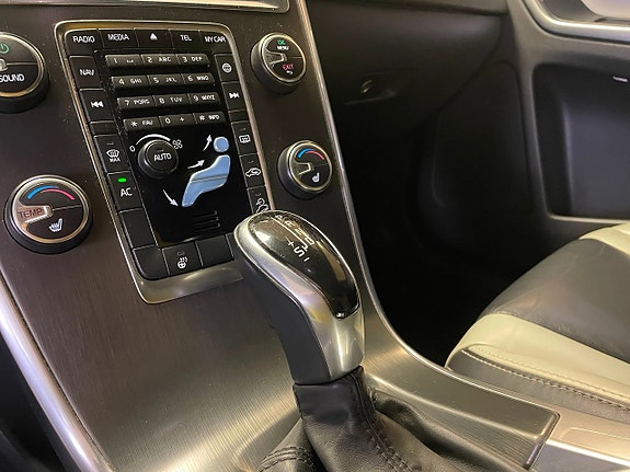 Volvo XC60 12 of 19