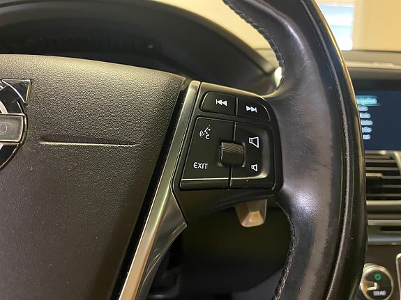 Volvo XC60 11 of 19