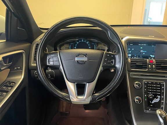 Volvo XC60 9 of 19