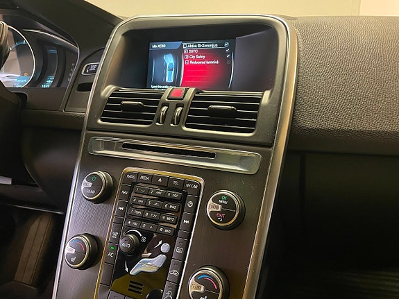 Volvo XC60 14 of 19