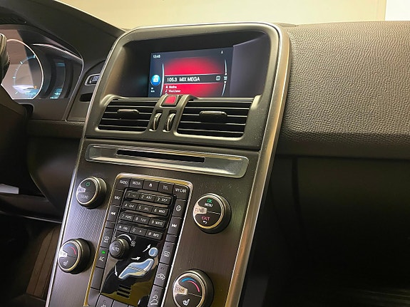 Volvo XC60 13 of 19