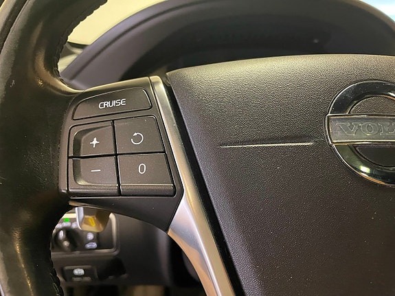 Volvo XC60 10 of 19