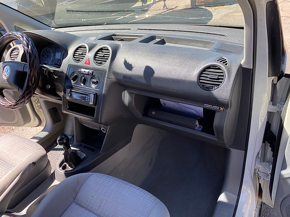 Volkswagen Caddy 4 of 5