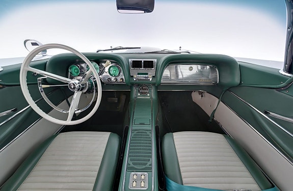 Ford Thunderbird 7 of 30