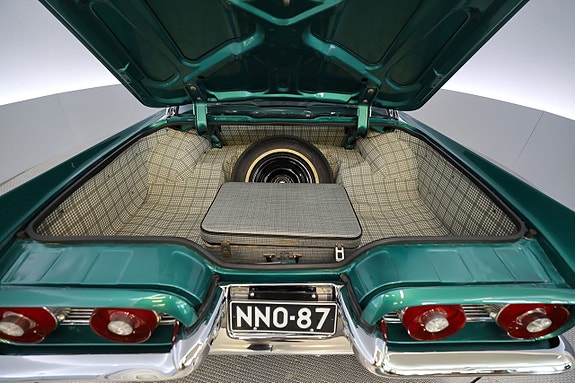 Ford Thunderbird 8 of 30