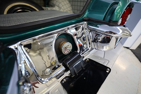 Ford Thunderbird 19 of 30