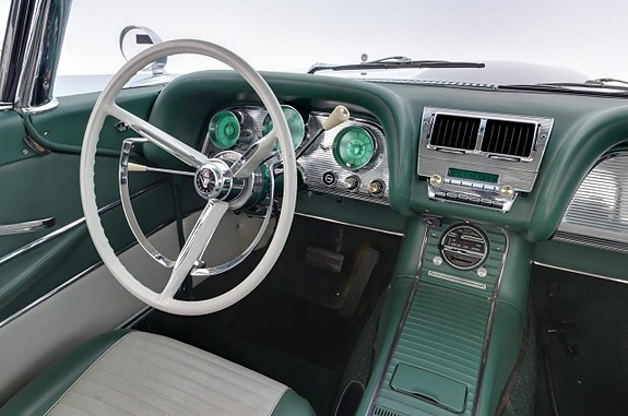 Ford Thunderbird 12 of 30