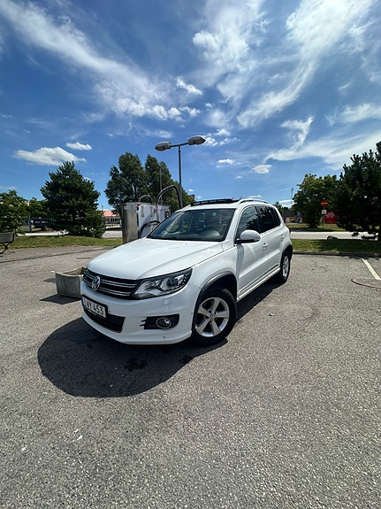 Volkswagen Tiguan 2 of 5