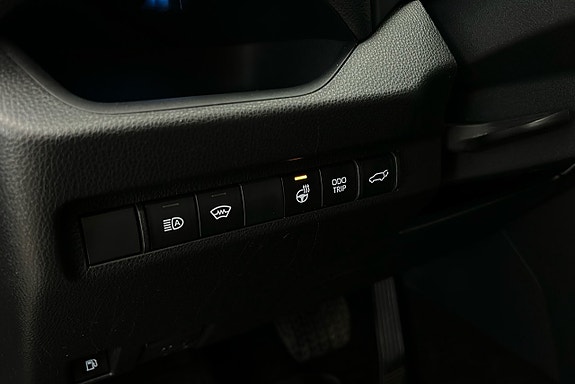Toyota RAV4 Plug-in Hybrid 26 of 26