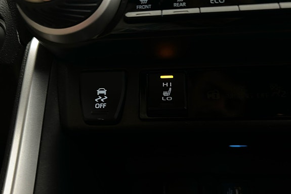 Toyota RAV4 Plug-in Hybrid 19 of 26