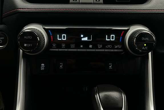 Toyota RAV4 Plug-in Hybrid 18 of 26