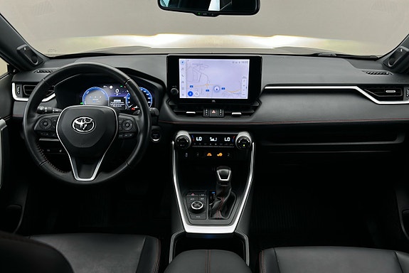 Toyota RAV4 Plug-in Hybrid 6 of 26