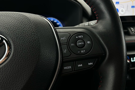 Toyota RAV4 Plug-in Hybrid 23 of 26