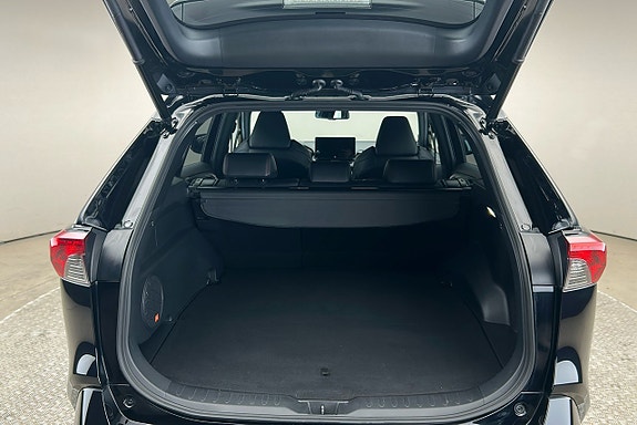 Toyota RAV4 Plug-in Hybrid 14 of 26