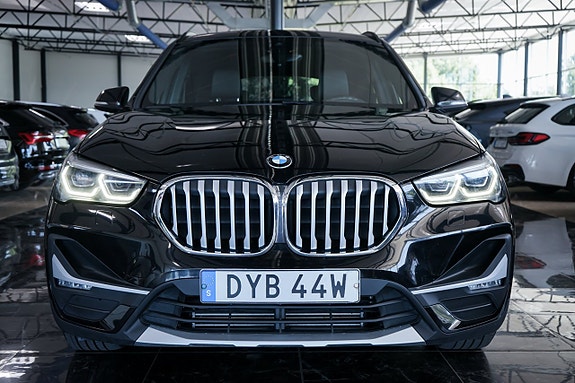BMW X1 3 of 5