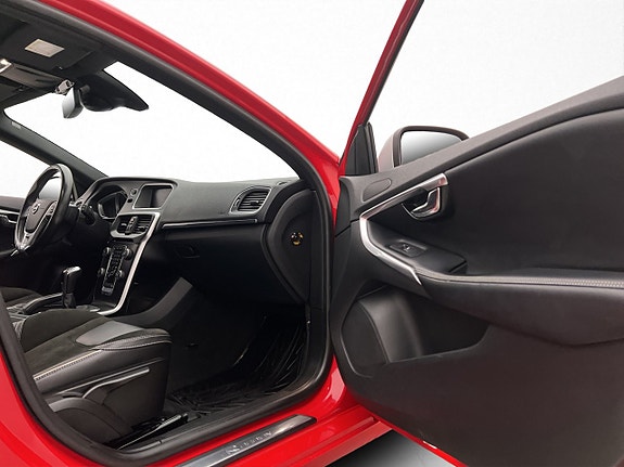 Volvo V40 23 of 30