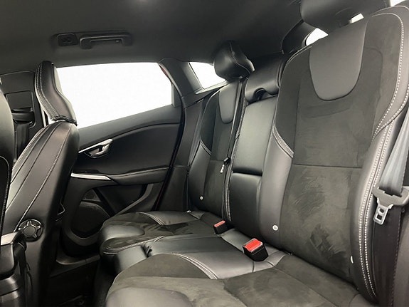 Volvo V40 25 of 30