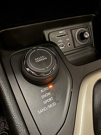 Jeep Cherokee 12 of 16