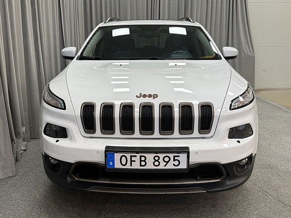 Jeep Cherokee 5 of 16