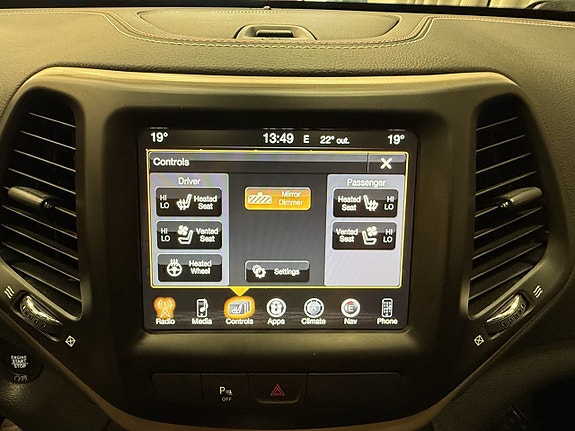 Jeep Cherokee 15 of 16