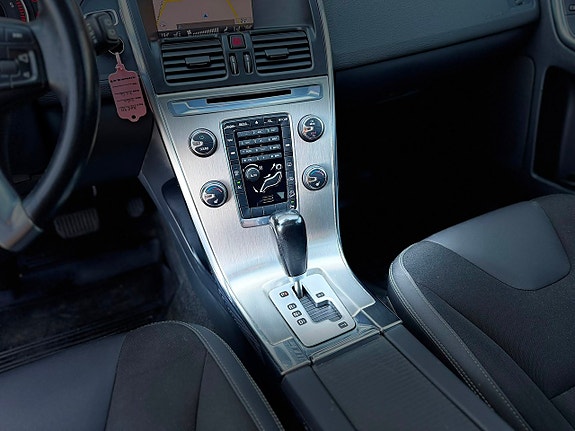 Volvo XC60 22 of 30