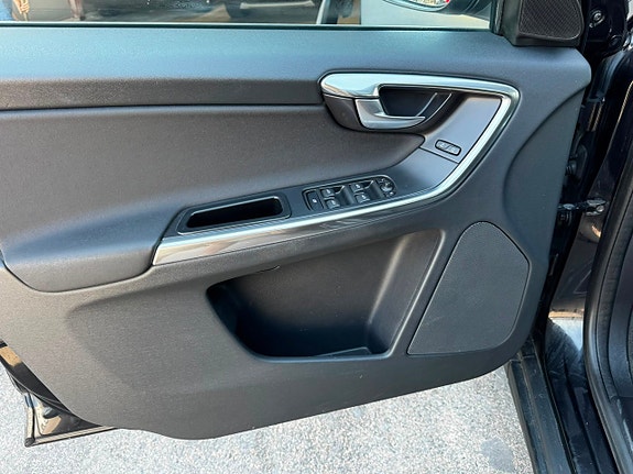 Volvo XC60 23 of 30