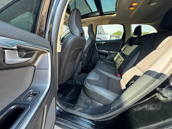 Volvo XC60 24 of 30