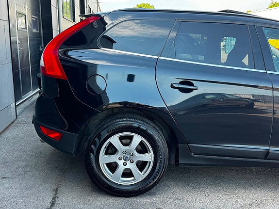 Volvo XC60 5 of 30