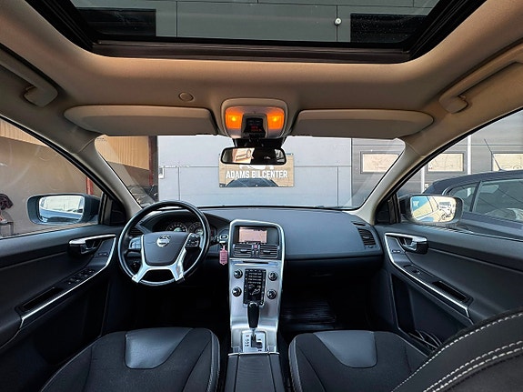 Volvo XC60 15 of 30