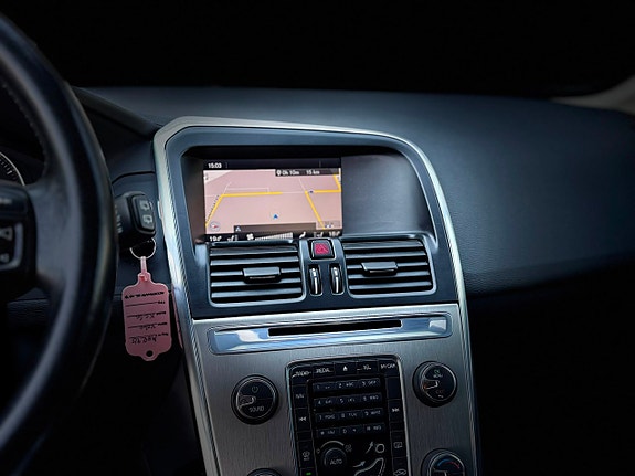 Volvo XC60 17 of 30