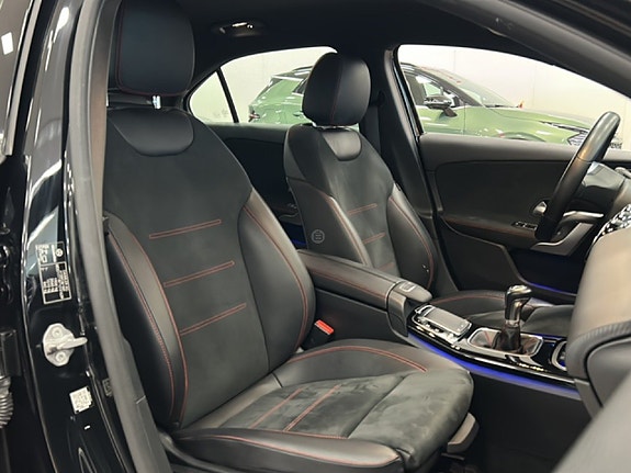 Mercedes-Benz A200 11 of 22