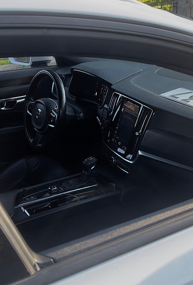 Volvo V90 8 of 12