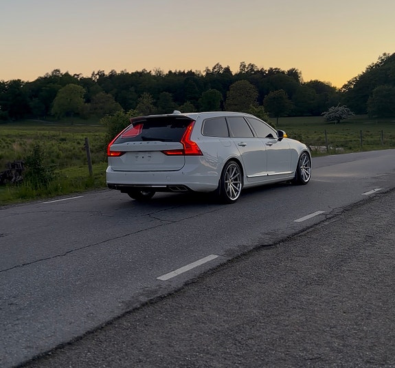 Volvo V90 7 of 12