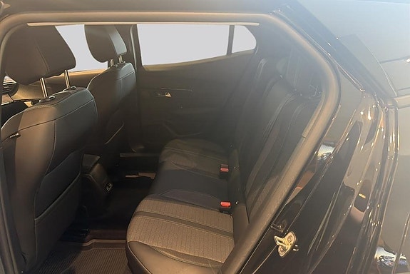 Peugeot 2008 6 of 13