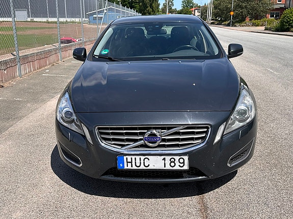 Volvo S60 3 of 4
