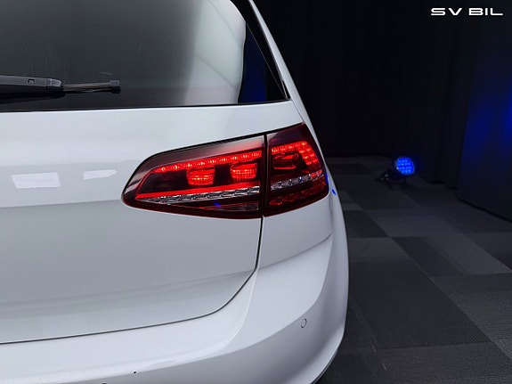 Volkswagen Golf VII 8 of 30