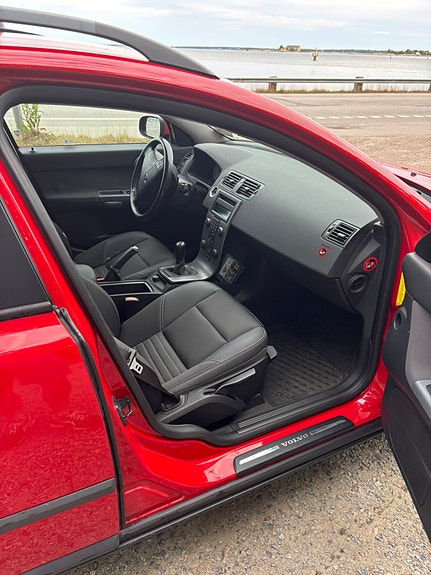 Volvo V50 4 of 5