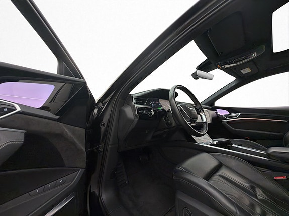 Audi e-tron 11 of 30