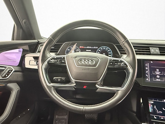 Audi e-tron 18 of 30