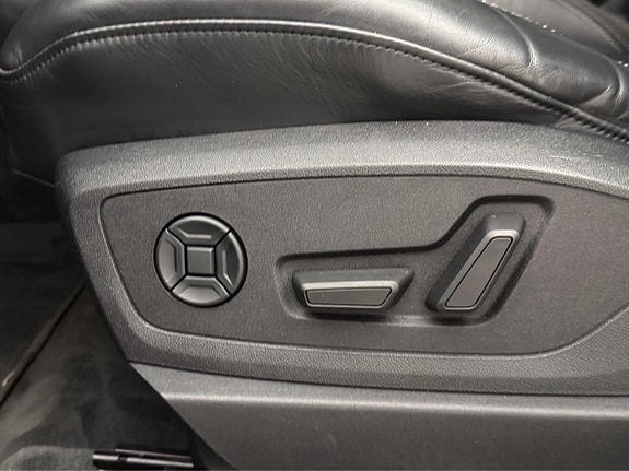 Audi e-tron 17 of 30
