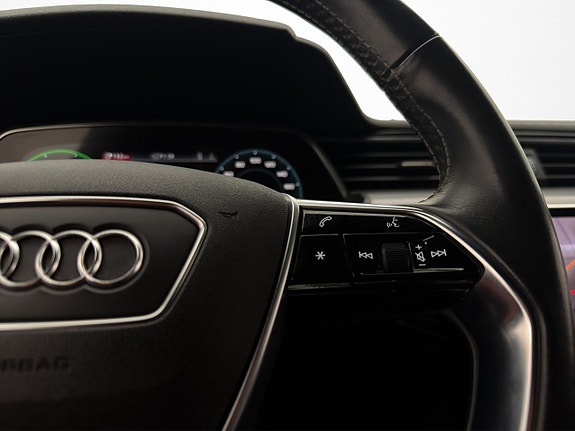 Audi e-tron 23 of 30