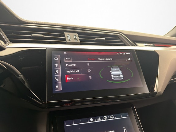 Audi e-tron 28 of 30