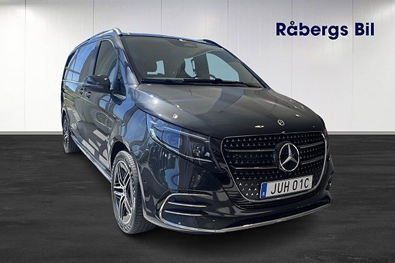 Mercedes-Benz V300 2 of 5