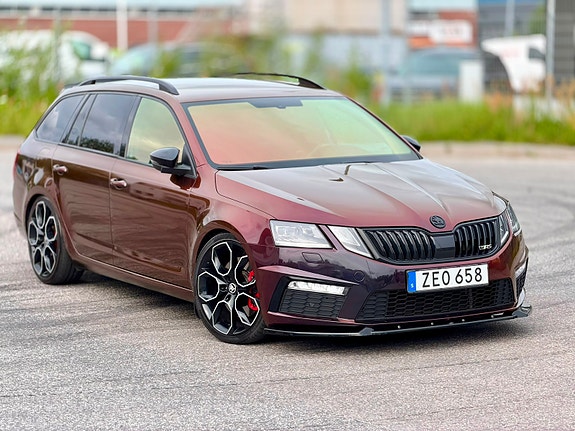 Skoda Octavia 2 of 10