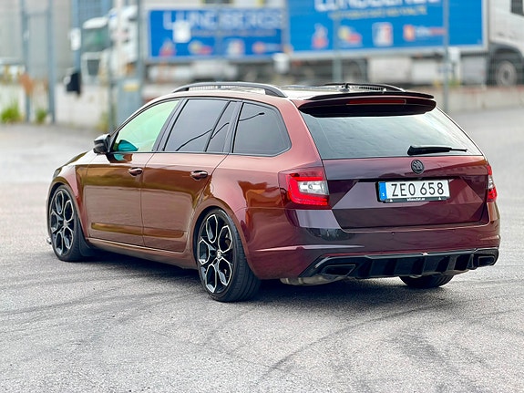 Skoda Octavia 5 of 10