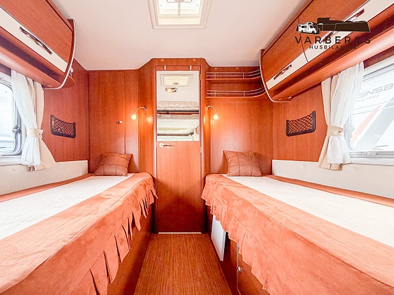Mc Louis MC4-75 *148hk *Låg långbädd *Drop down säng *Rymlig sittgrupp Fr. 3.70% ränta med LF 3912kr/mån -Vi tar gärna i 5 of 23