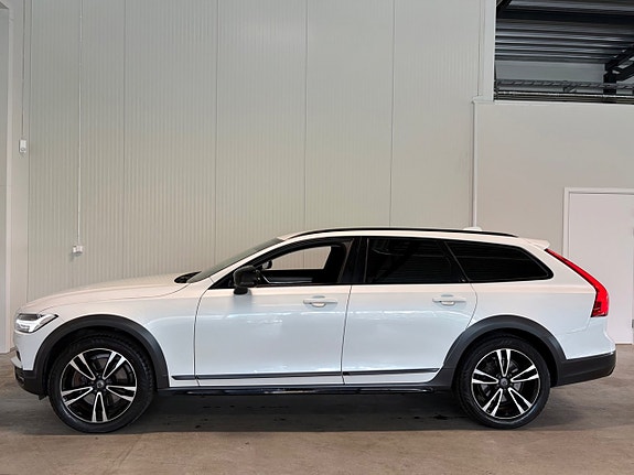 Volvo V90 Cross Country 5 of 5