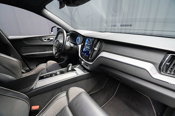 Volvo XC60 14 of 26
